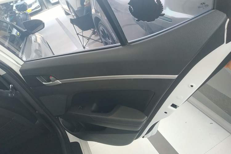 Used Hyundai Elantra 2016 1.6L Automatic ZhiXuan – Elite Version
