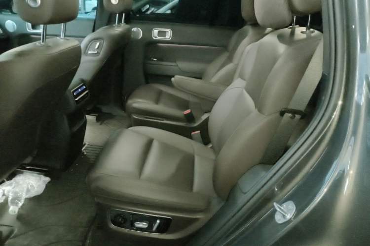 Used Li Auto L8 2023 Pro Model
