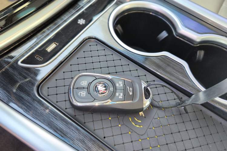 Used Buick GL8 2022 ES Land Cruiser 653T Luxury Model