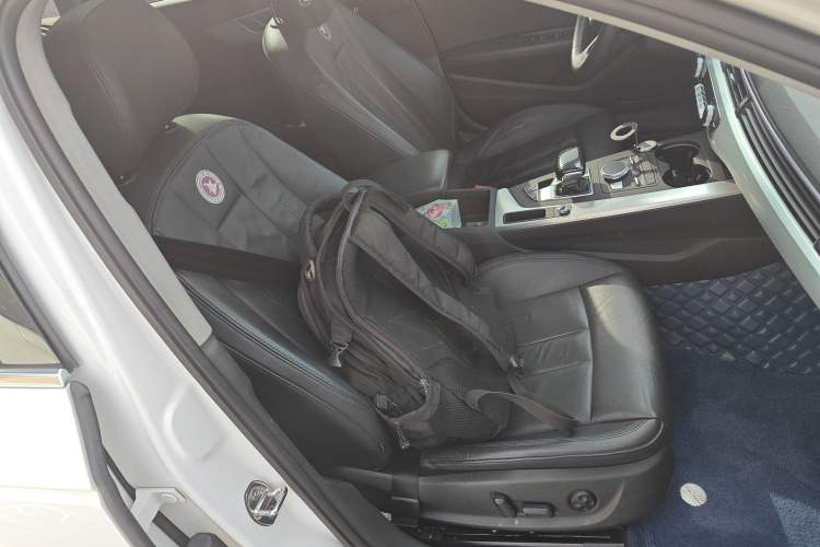 Used Audi A4L 2018 30th Anniversary Edition 40 TFSI Fashion Model
