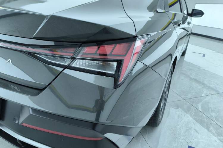 Used Hyundai Elantra 2023 1.5L CVT LUX Prestige Edition
