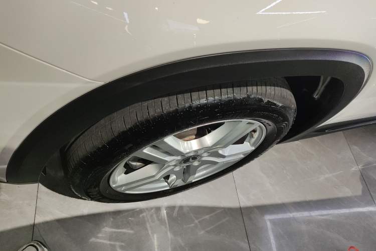 Used Mercedes-Benz GLB 2023 Refreshed GLB 200 Dynamic Edition
