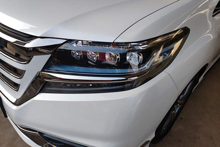 Used Honda Elysion 2019 2.0L Hybrid Comfort Edition
