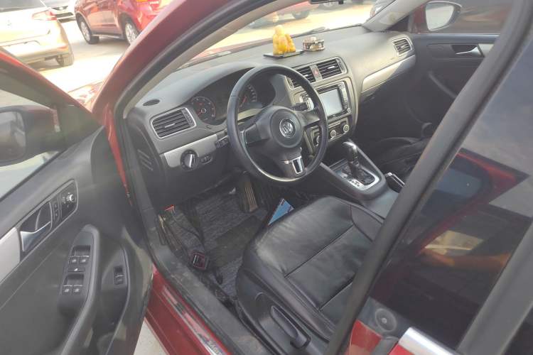 Used Volkswagen Sagitar 2014 Revised Version 1.6L Automatic Comfort Edition
