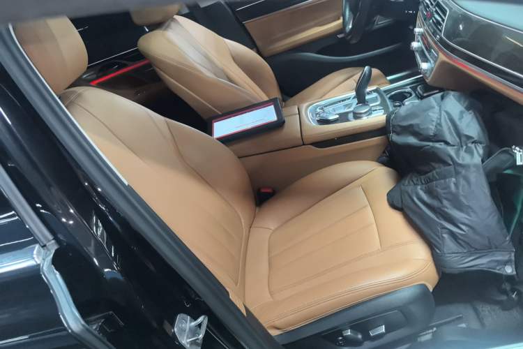 Used BMW 7 Series 2016 730Li Leading Model
