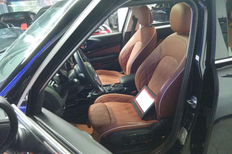 Used  Clubman 2021 1.5T COOPER Connoisseur
