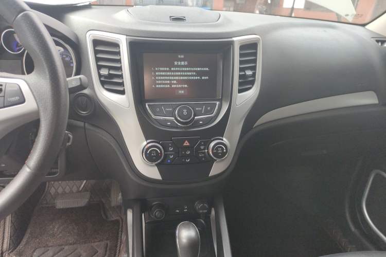 Used Changan CS35 2016 1.6L Automatic Luxury Model China IV Standard
