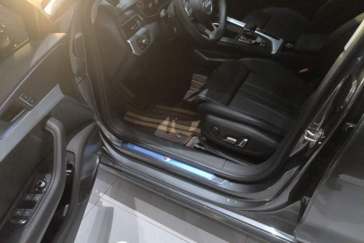 Used Audi A4L 2024 40 TFSI Fashion Dynamic Model