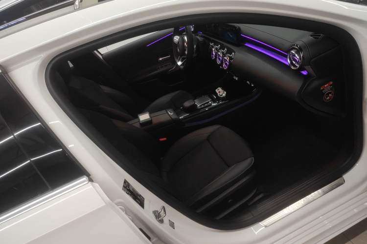 Used Mercedes-Benz A-Class 2021 A 200 L Sport Sedan Fashion Model
