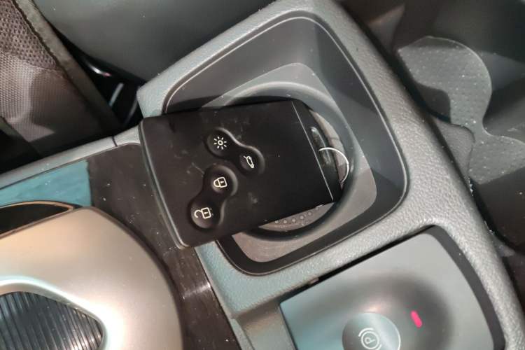 Used Renault Koleos 2015 2.5L Two-Wheel Drive Comfort Edition
