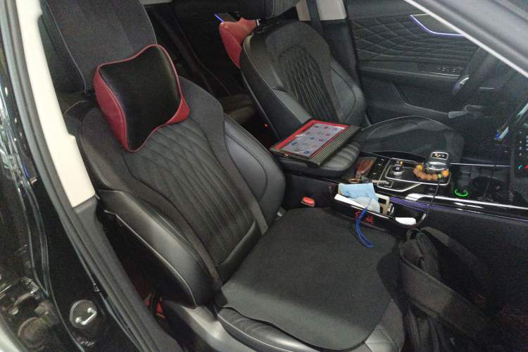 Used Hongqi HS5 2022 Revised Version 2.0T Smart Connect Flagship Edition
