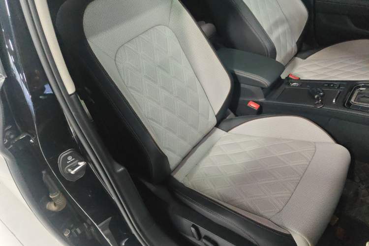 Used Volkswagen Magotan 2023 2 Million Units Commemorative Edition 330TSI DSG Luxury Version