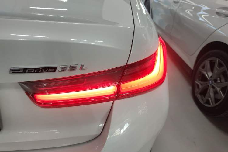 Used BMW i3 2024 eDrive 35 L
