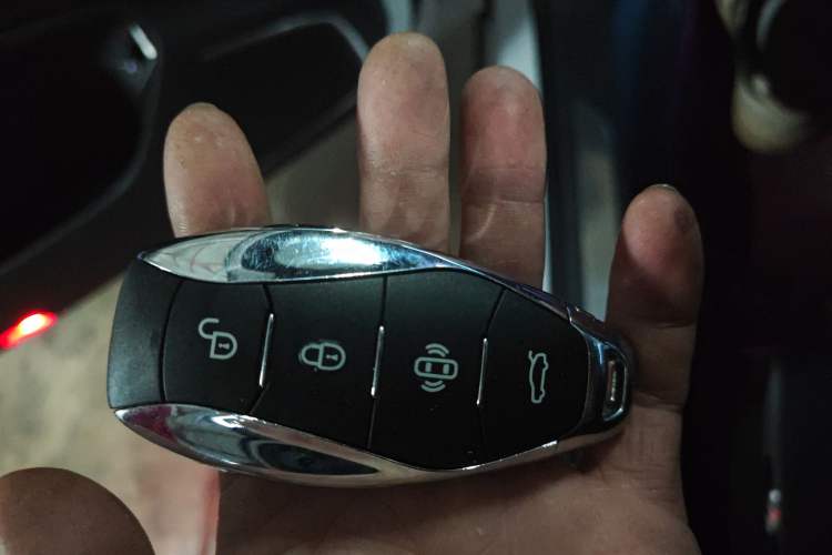 Used Hongqi H6 2023 2.0T ZhiShang Version