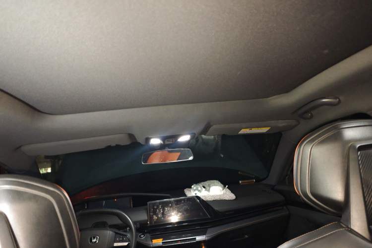 Used Changan UNI-V 2022 1.5T Prestige Version