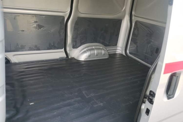 Used Wuling Zhiguang 2023 1.5L Utility Version with Enclosed Windows 2 Seats