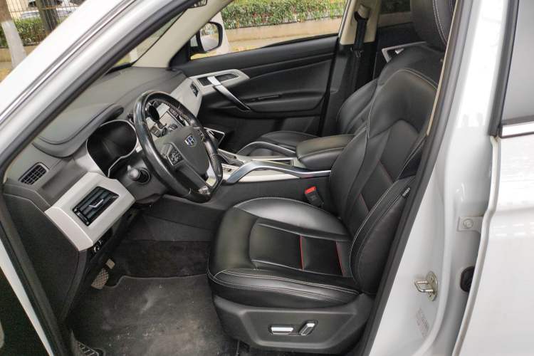 Used Geely Auto Emgrand X7 Sport 2018 1.8TD Automatic Two-Wheel Drive Smart Connect 4G Internet Edition