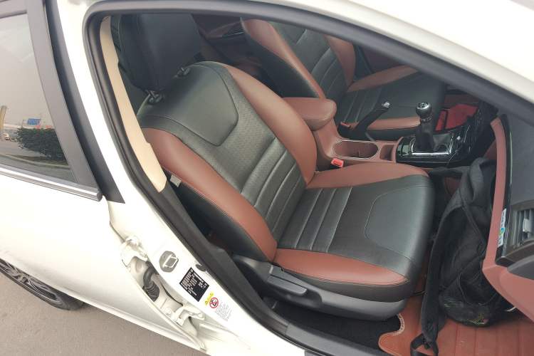 Used BYD Surui 2015 Revised Version 1.5L Manual Luxury Edition
