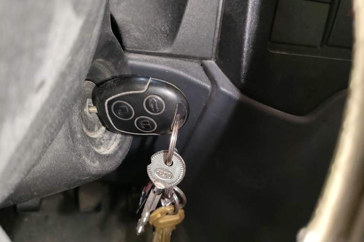 Used Ford Transit Custom 2016 2.2T Long-Wheelbase 6/7-Seater Mid-Roof Multi-Purpose Vehicle
