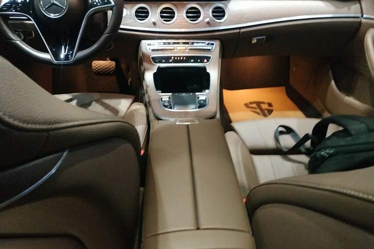 Used Mercedes-Benz E-Class 2023 Facelift E 260 L
