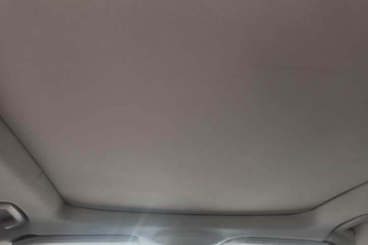 Used Ford Edge 2015 2.0T GTDi Two-Wheel-Drive High-Line Version
