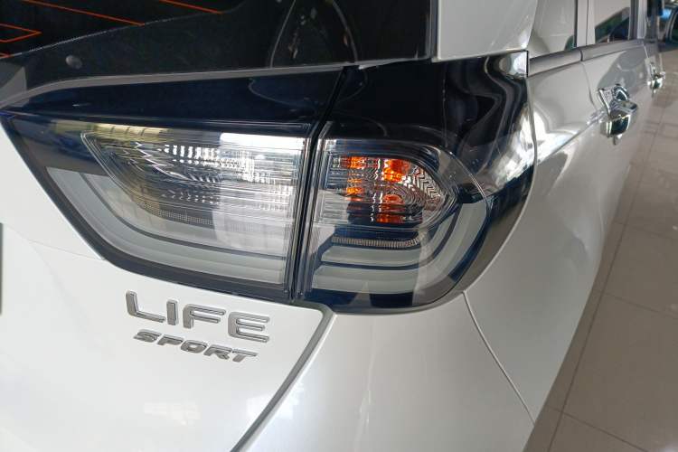 Used Honda LIFE 2021 1.5L CVT SPORT Heartbeat Edition