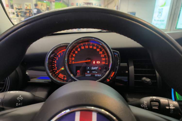 Used  MINI 2019 1.5T COOPER Classic Edition Five-Door Version
