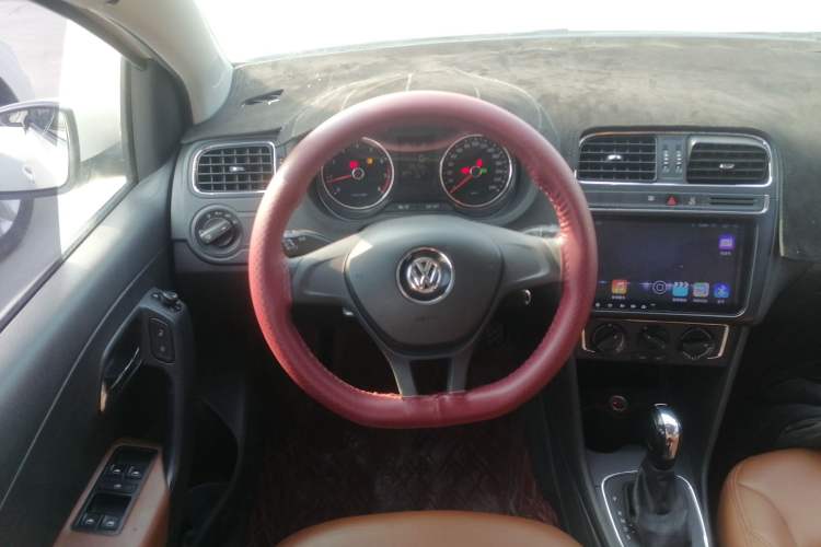 Used Volkswagen Polo 2014 1.6L Automatic Comfort Edition
