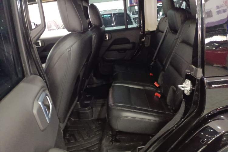 Used  Wrangler 2022 2.0T High Altitude Four-Door Edition
