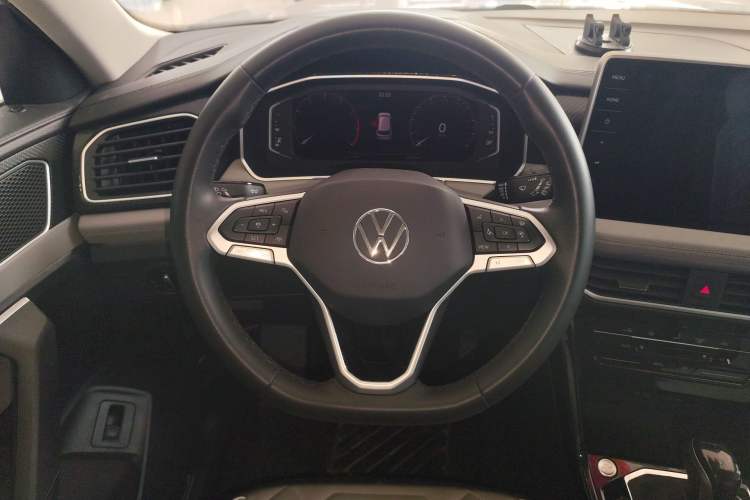 Used Volkswagen Tayron 2023 300TSI Two-Wheel-Drive Luxury Plus Advanced Edition
