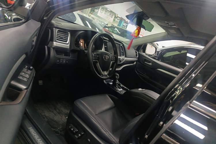 Used Toyota Highlander 2018 2.0T Four-Wheel Drive Prestige Version 7 Seats China VI Standard
