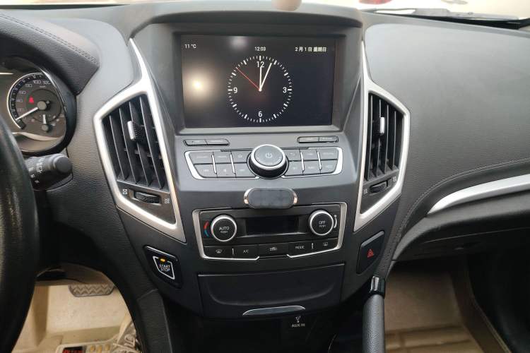 Used Dongfeng Aeolus AX7 2016 2.0L Automatic Zhiyi Trim