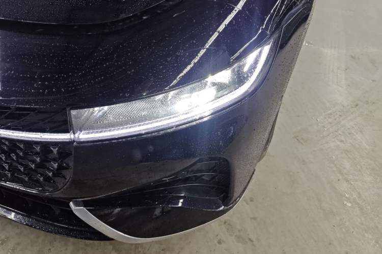 Used VOYAH PASSION 2024 PHEV Four-Wheel Drive Ultra-Long Range Executive Edition
