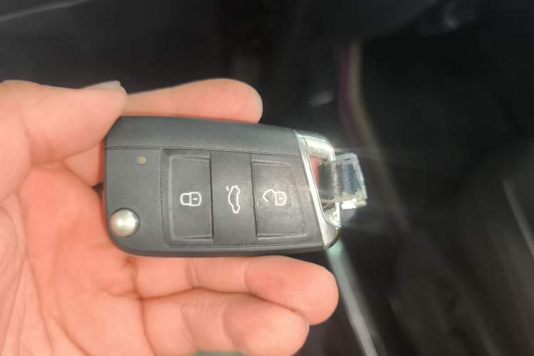 Used Volkswagen Tiguan L 2023 330TSI Automatic Two-Wheel Drive R-Line Enjoyment Edition