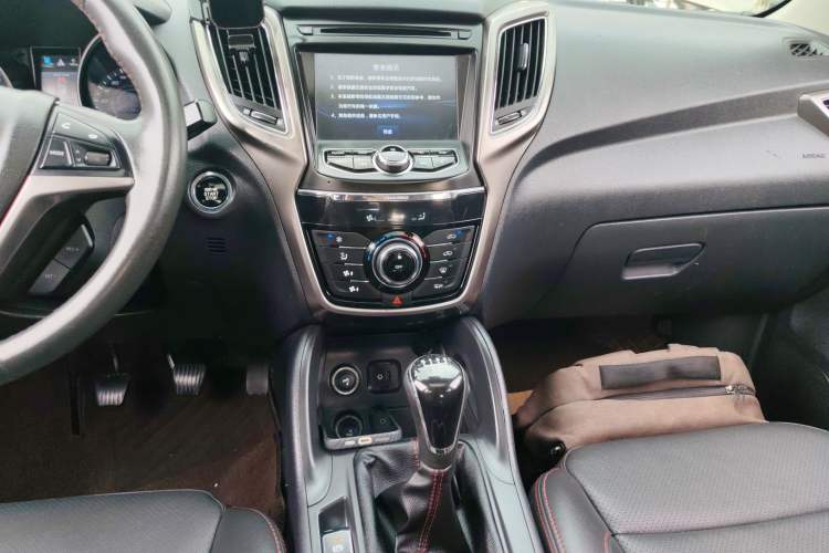 Used Changan CS75 2016 1.5T Manual FENGSHANG Model
