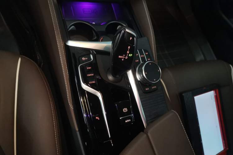 Used BMW 5 Series 2022 Second Facelift 530Li Leading Edition M Sport Package
