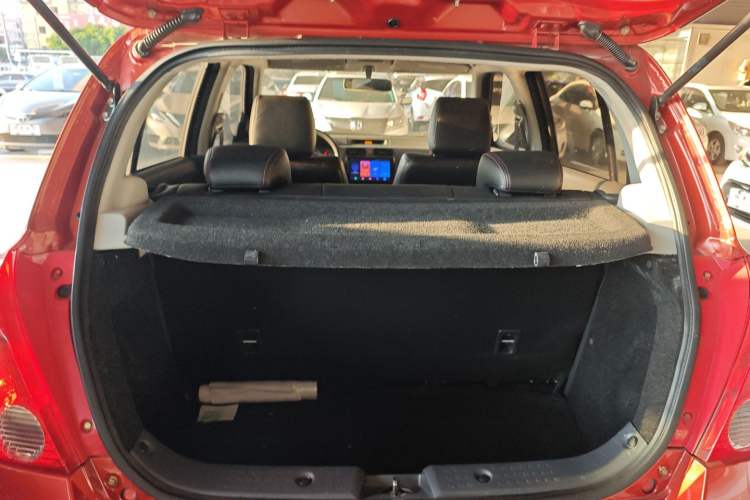 Used Suzuki Swift 2014 1.5L Automatic Fashion Edition
