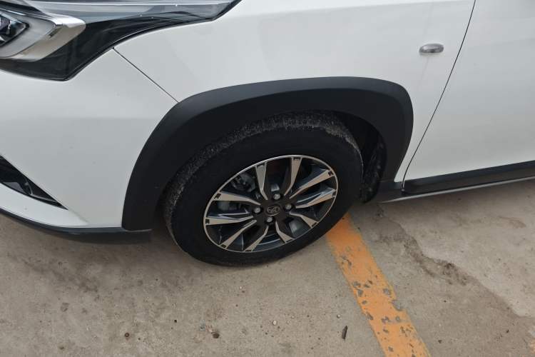 Used Toyota YARiS L 2022 X-Trail 1.5L CVT Luxury PLUS Edition
