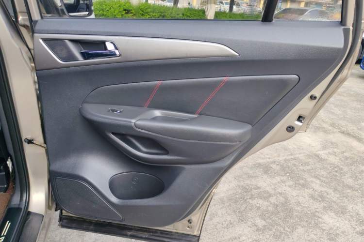 Used Changan CS75 2016 1.5T Manual FENGSHANG Model
