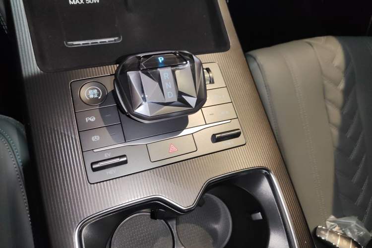 Used BYD Song L DM-i 2025 Intelligent Driving Version 160 km Beyond-Range Type
