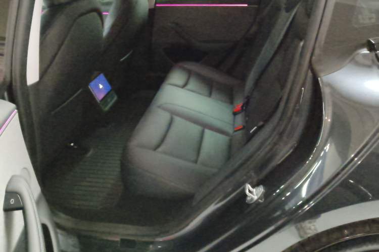 Used Tesla Model 3 2025 Rear-Wheel-Drive Version
