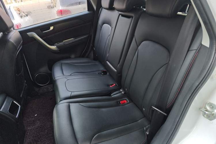 Used Haval H6 2015 Revised Version Sport Edition 1.5T Manual Transmission Two-Wheel Drive Elite Grade
