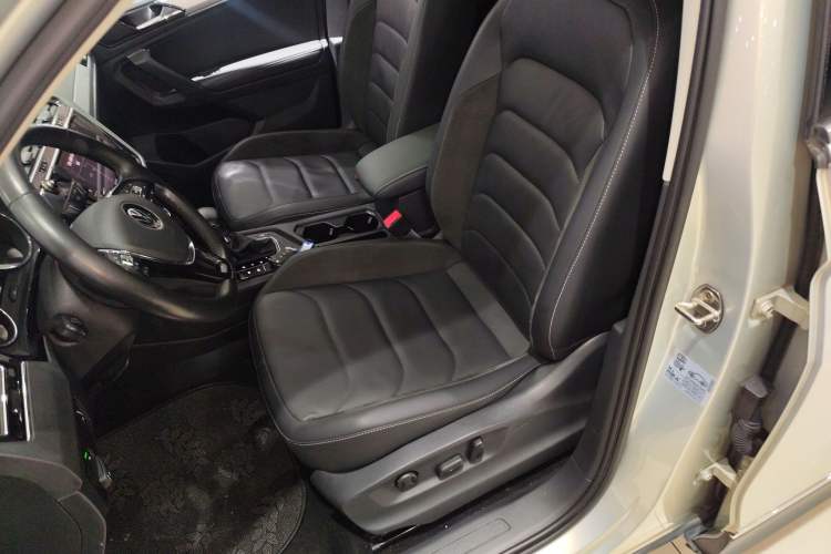 Used Volkswagen Tiguan L 2021 330TSI Automatic Two-Wheel Drive Smart Edition
