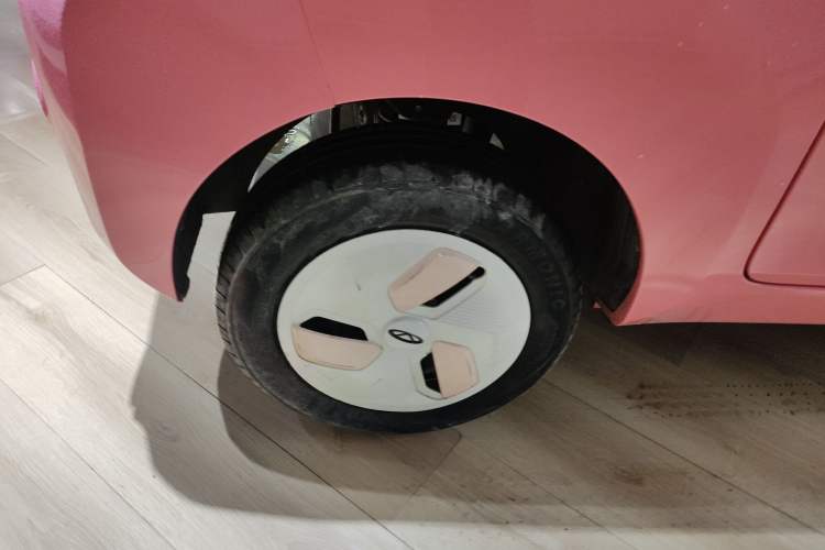 Used Chery QQ Ice Cream 2022 170km Sundae Phosphate Lithium-Ion