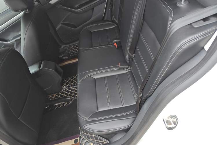 Used Volkswagen Lavida 2015 1.6L Manual Fashion Edition
