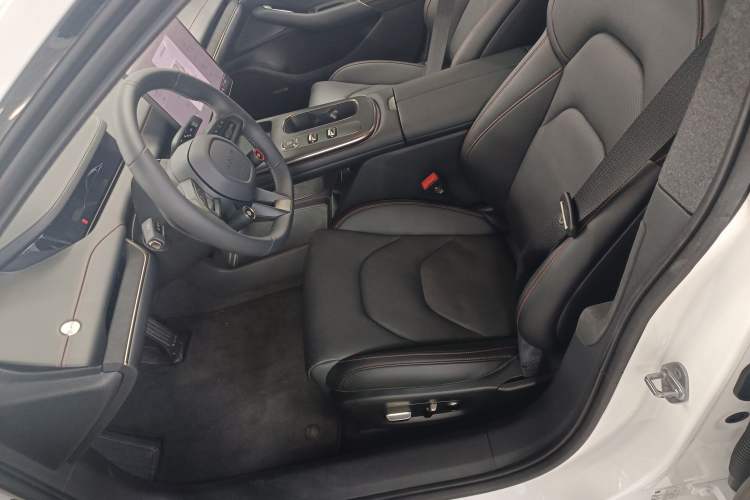 Used  SU7 2024 Rear-Drive Ultra-Long Range Advanced Pro-Level Intelligent Driving Version