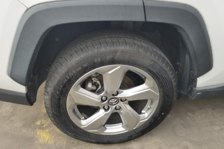 Used Toyota RAV4 2021 2.0L CVT Two-Wheel Drive Fashion Edition
