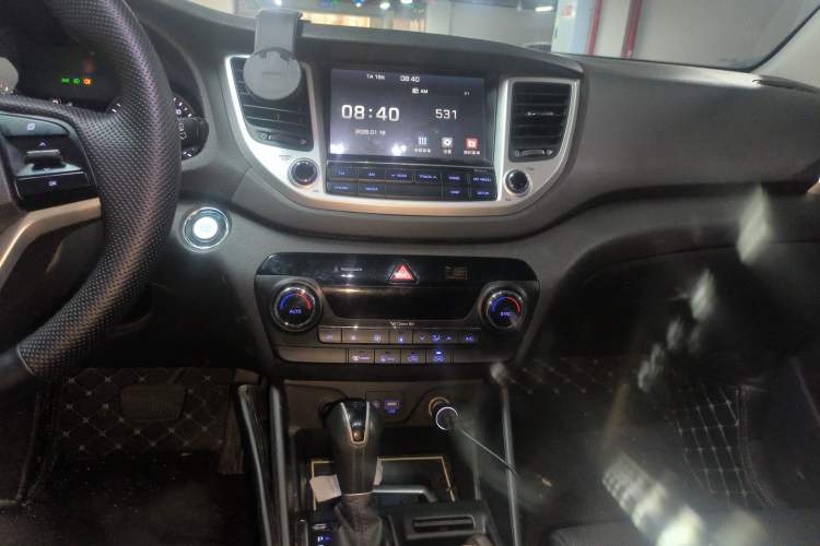 Used Hyundai Tucson 2015 1.6T Dual-Clutch Two-Wheel-Drive Smart Model
