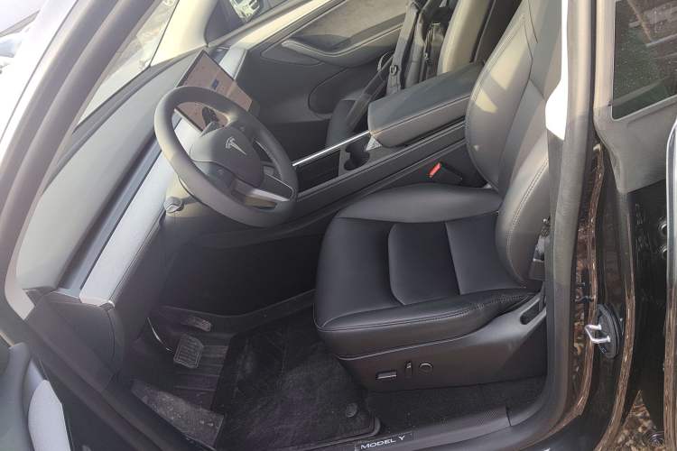 Used Tesla Model Y 2024 Rear-Wheel-Drive Version
