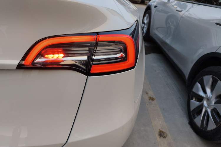 Used Tesla Model Y 2021 Standard Range Rear-Wheel Drive Version